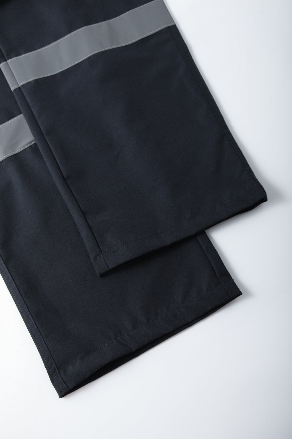 Multi-Pockets Flame-retardant Anti-static Anti-corrosion Work Pants with Reflective Stripes STP5005