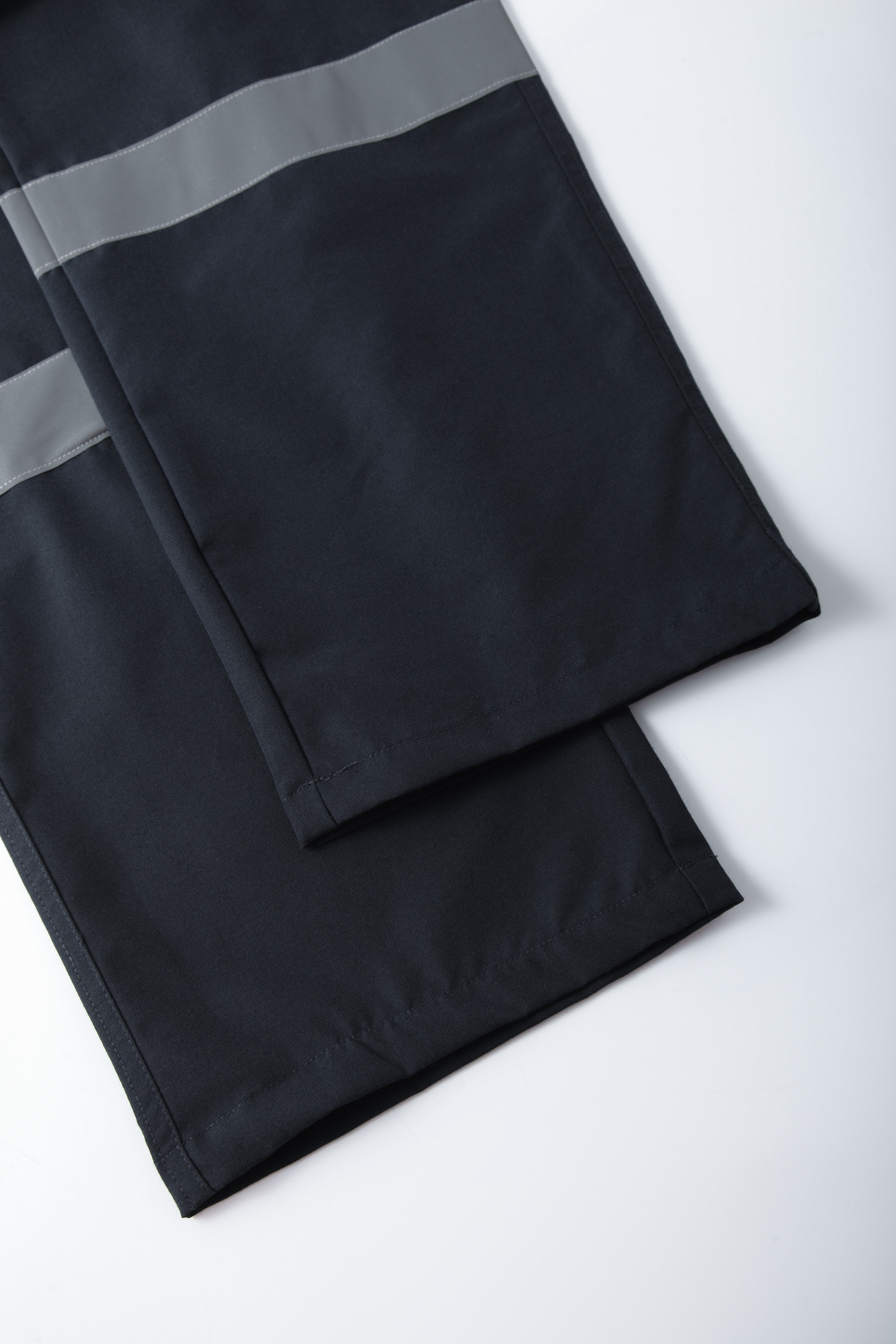 Multi-Pockets Flame-retardant Anti-static Anti-corrosion Work Pants with Reflective Stripes STP5005