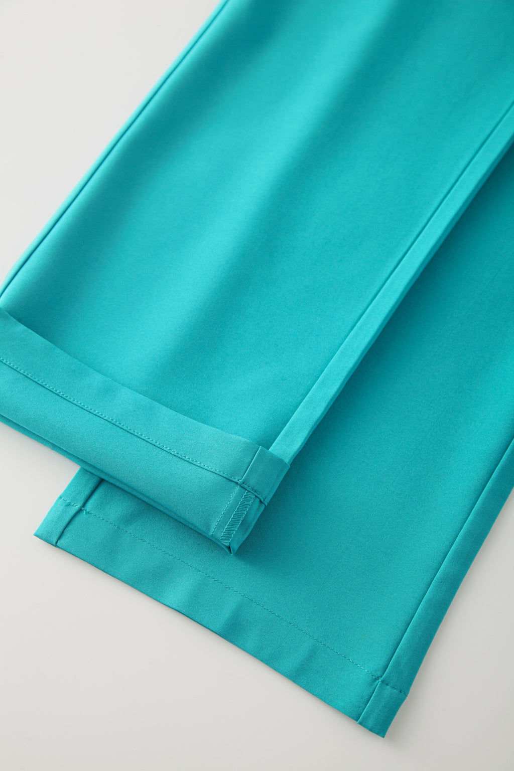 Cyan V-neck Breathable Nurse Uniforms STM5005